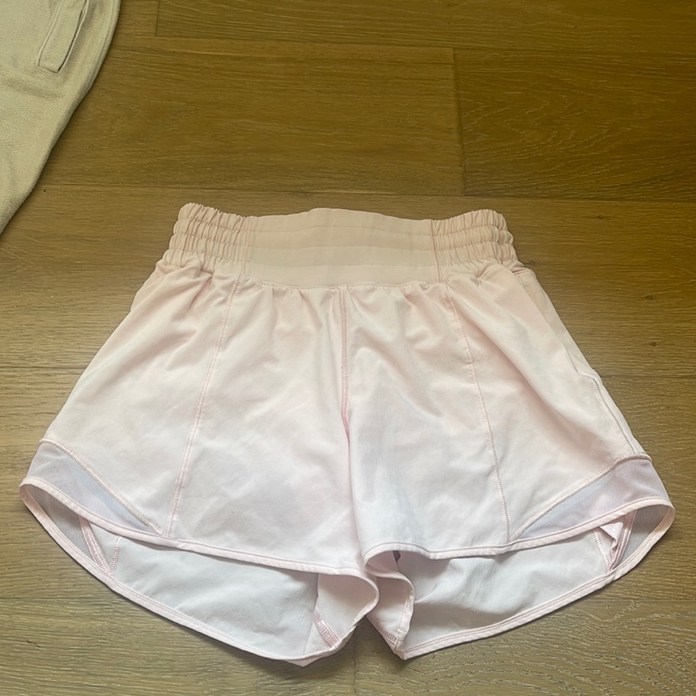 Meadowsweet Pink 4’’ lululemon Hotty Hot High-Rise Lined Short